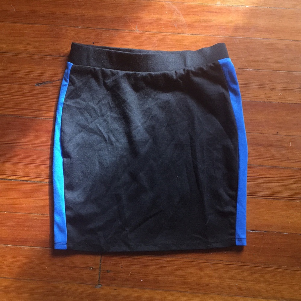 Bodycon black skirt with blue stripes